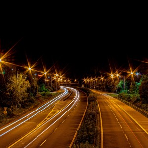 noční silnice