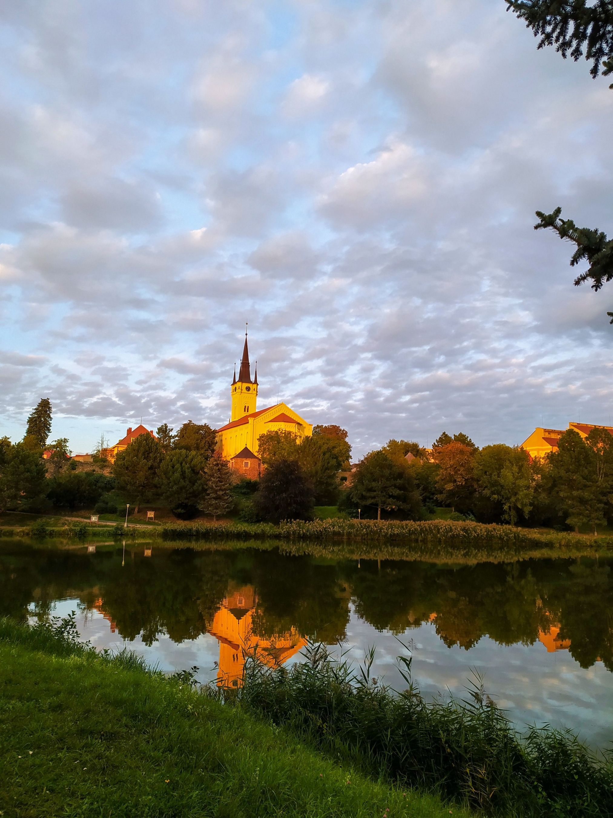 Zrcadlení, evangelický kostel v Čáslavi