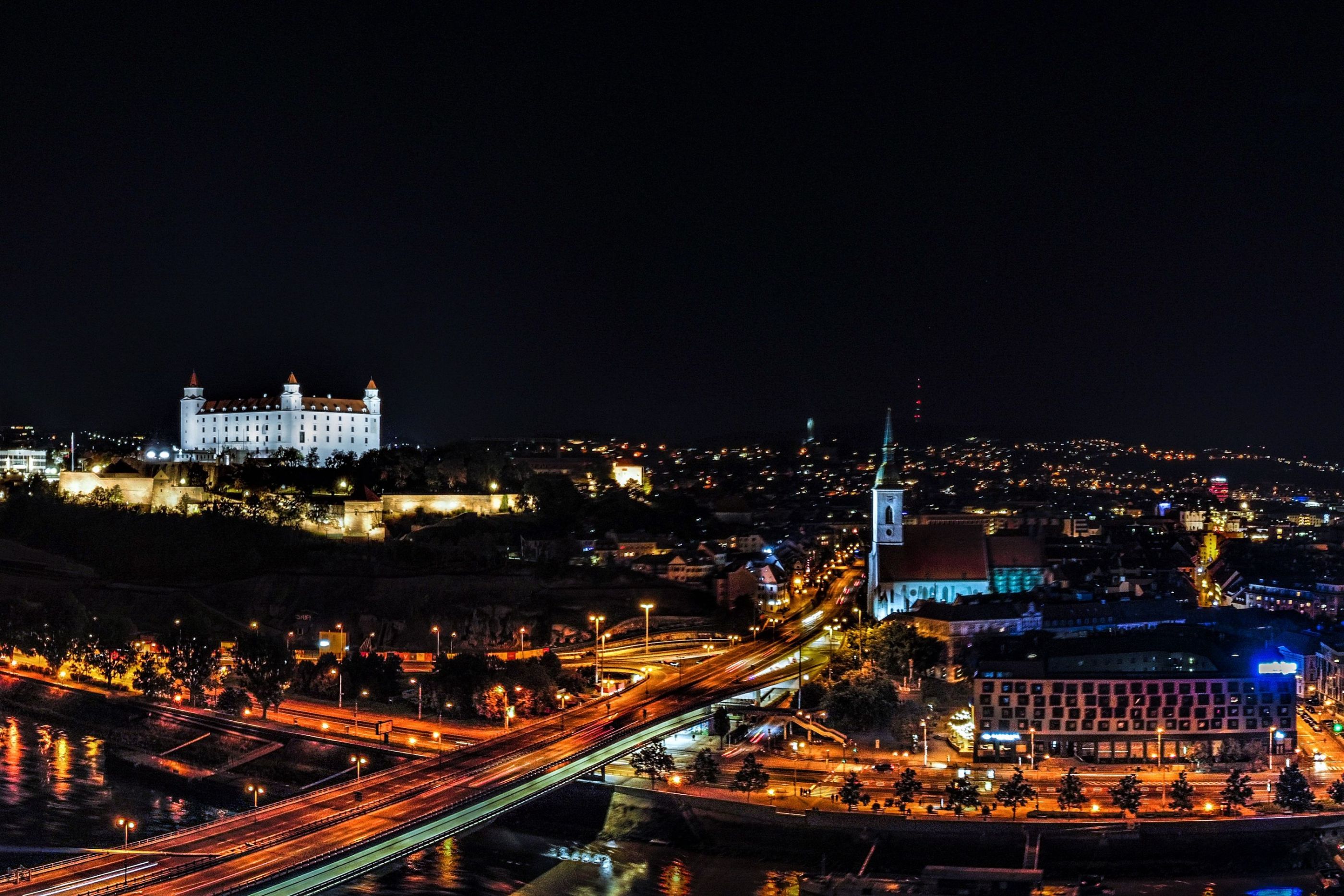 Bratislava - Castle+oldtown skyline