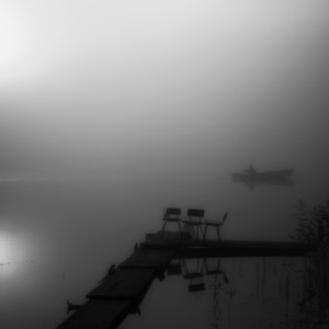 Туманное утро на озере Селигер.