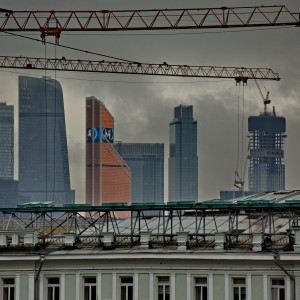 Москва строится.
